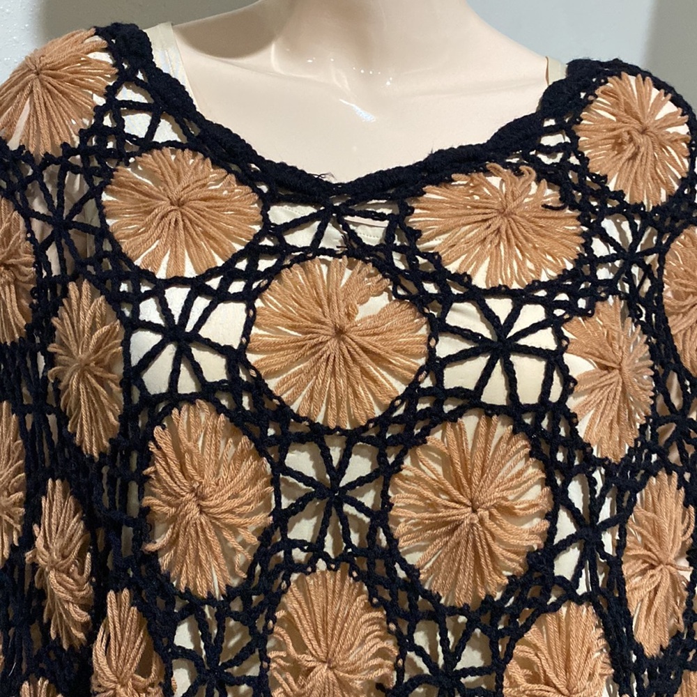 Crochet Poncho with fringe - Picture 2 of 3